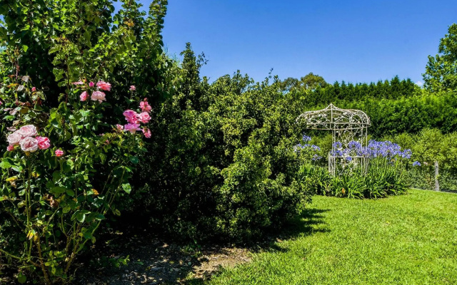Maple Rose Bowral – Outside – Bowral