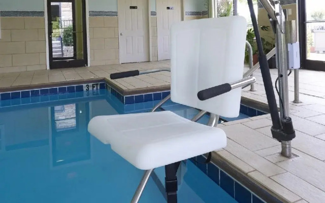 Holiday Inn Express & Suites Birmingham South - Pelham by IHG