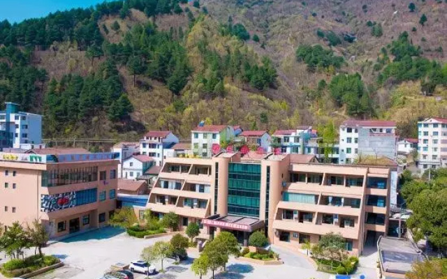 Shuangwei Hotel
