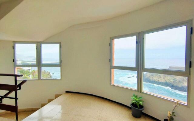Studio with wonderful ocean view and WiFi