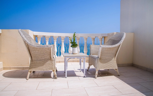 Al Hamra Village Holiday Apartments