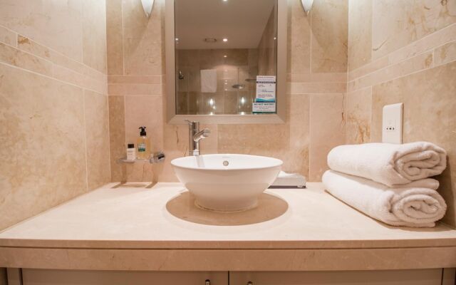 Waterfront Marina 2 Bedroom Yacht View