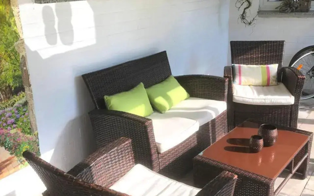 Ferienwohnung Apartment Dettum mit eigenem Bad, Kochnische und Wintergarten