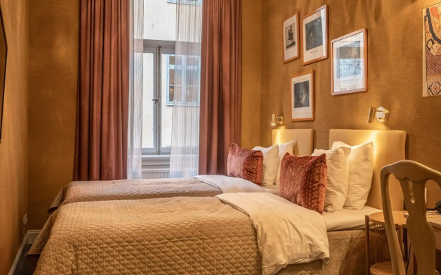 Lady Hamilton Hotel