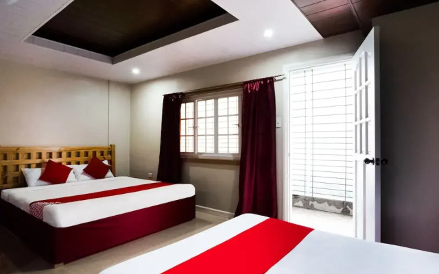 OYO 240 Country Artist Hotel