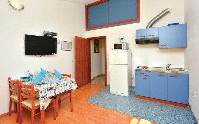 Amazing Home in Lokva Rogoznica With Wifi and 3 Bedrooms