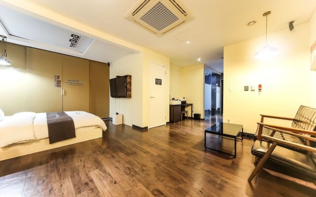 Changwon Buk-myeon The B and B Hotel