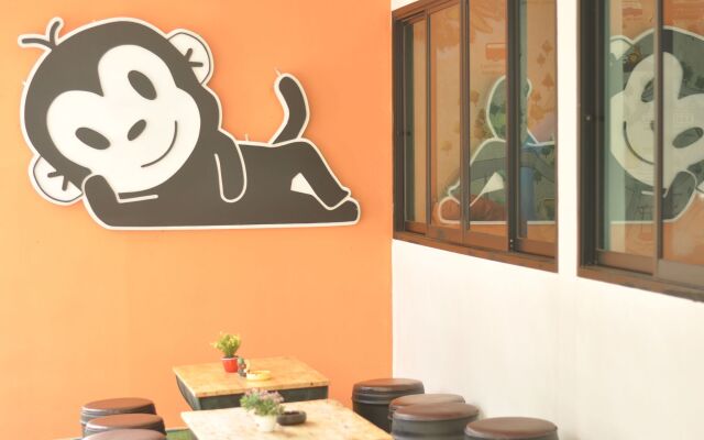 MonkeyNap Hostel