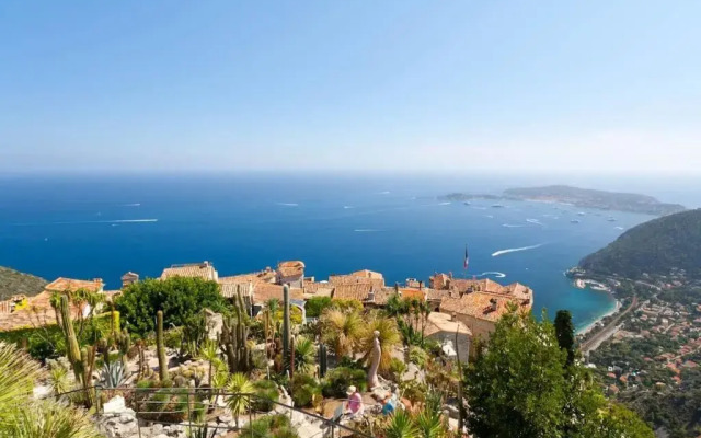 Cannes Roof-Top Apartment