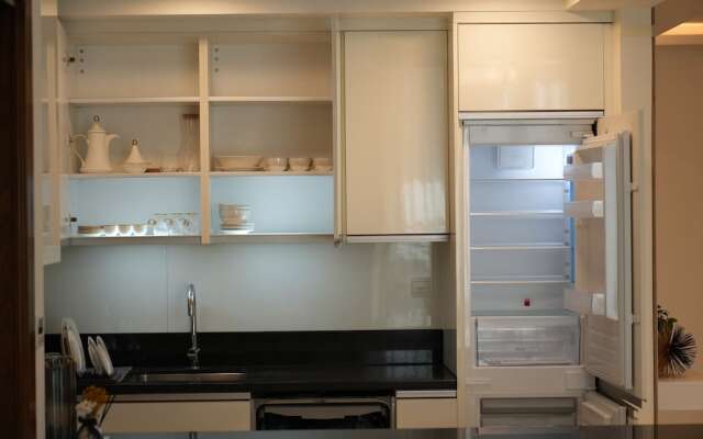 Yogi - Lake-Side Fancy Apartment Near Dubai Mall