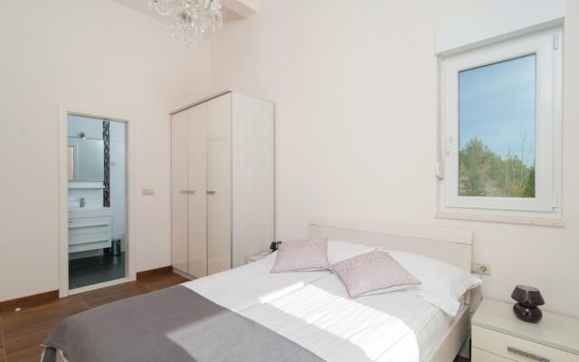 Amazing Home in Celina With Wifi and 4 Bedrooms