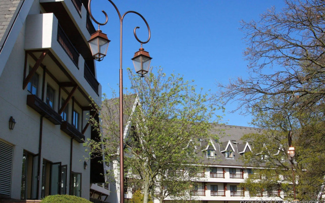 The Coppid Beech Hotel
