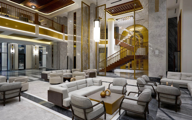 The Grand (Sea Breeze Resort)