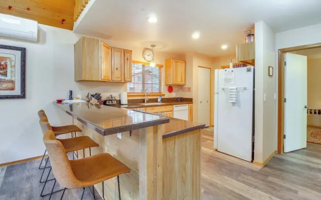 4 Mi to Lake: Pet-friendly Cabin in Pinetop