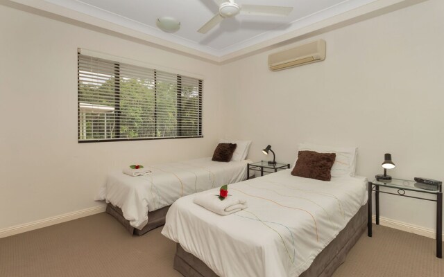 Oceansprey Beachfront Apartments