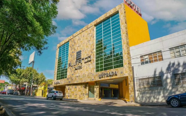 Plutarco Suites