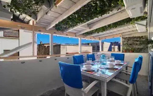 Attic Downtown by CityLife Suites