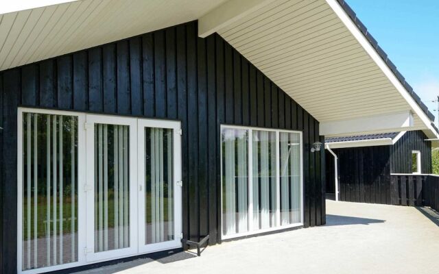 8 Person Holiday Home in Tarm