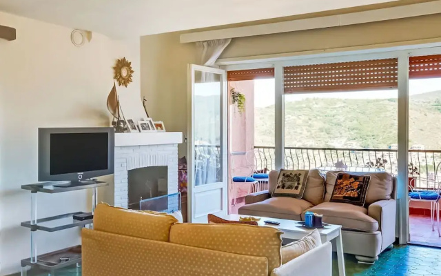 Inviting Apartment in Porto Santo Stefano near Sea Beach
