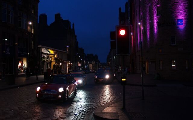 Royal Mile Mansions Apartment 27