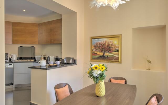 Aria Plaka Residence