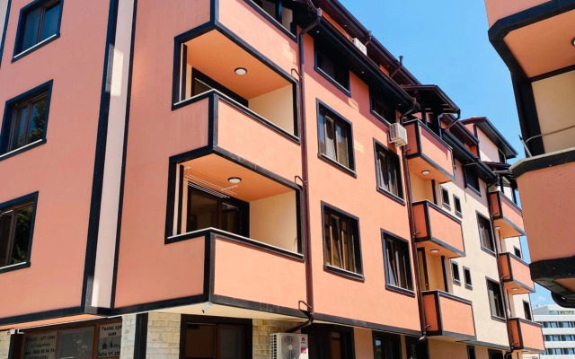 Babylon Park Apartment