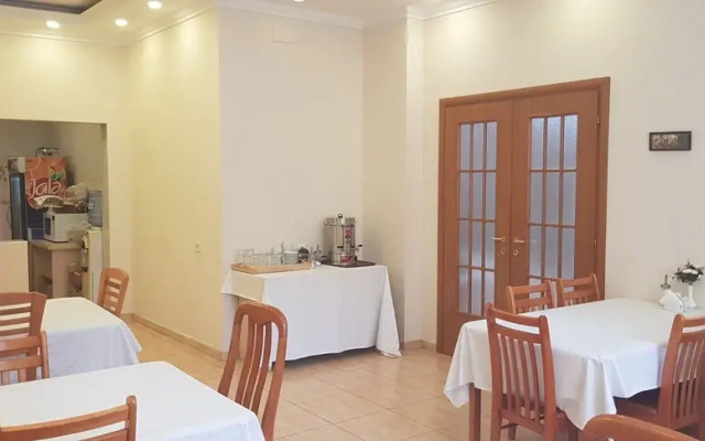 Garden Villa Hotel
