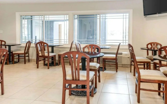 BlissPoint Inn Northwest Indianapolis