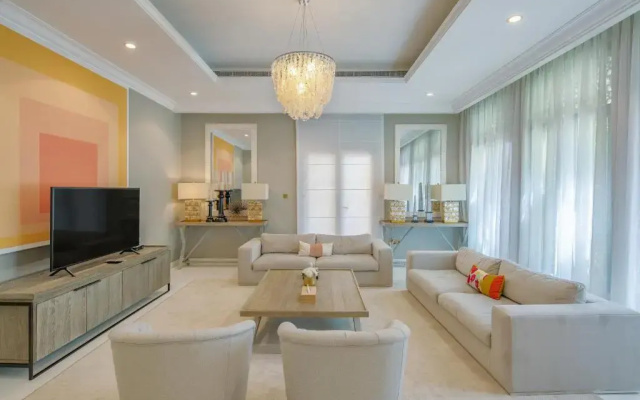 Maison Privee - Prvt Pool & Beach Access in Luxury Palm Jumeirah 6BR Villa