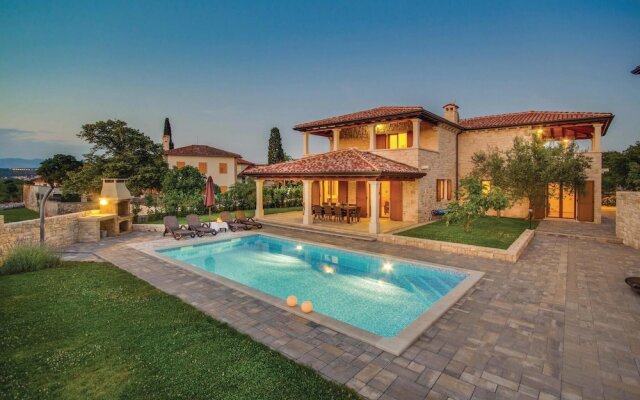 Beautiful Home in Turcic With Wifi and 4 Bedrooms