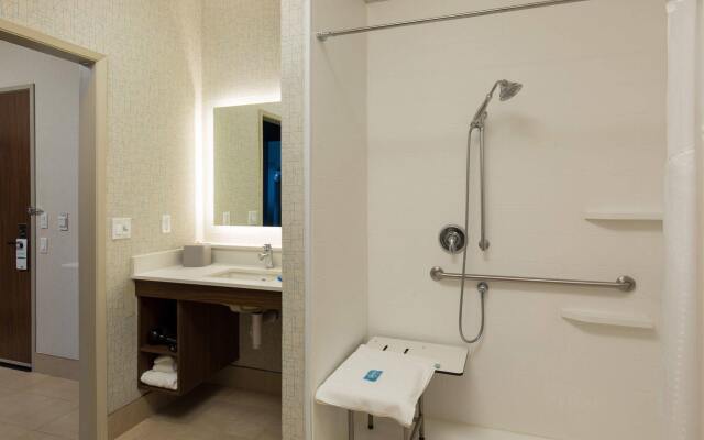 Holiday Inn Express Visalia Sequoia Gateway Area by IHG