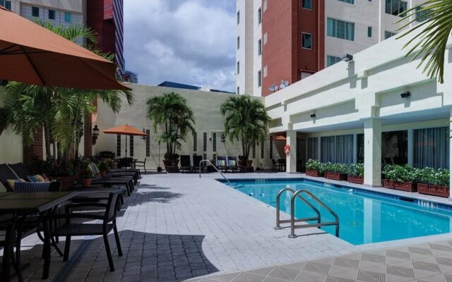 Holiday Inn Port of Miami - Downtown, an IHG Hotel