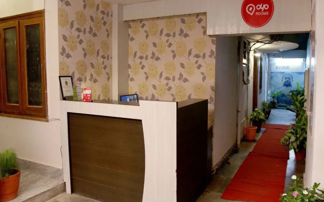 OYO 1806 Platinum House