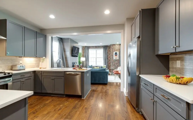 Melodic Skyline - Rooftop Views - 12th S District