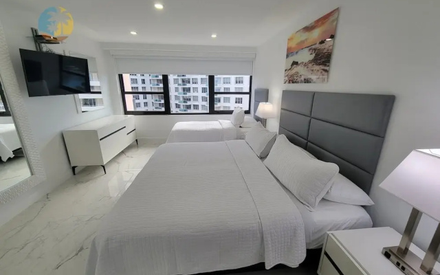 Alexander 1115 3 Bedroom Apts