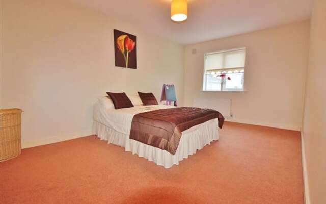 Saleem Holiday House