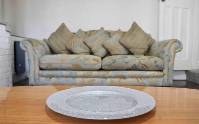 Charming 2-bed House - Wifi - Free Parking
