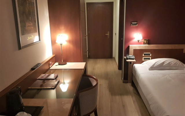 Hotel Astra Ferrara