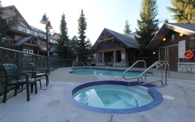 Glacier's Reach by Whistler Retreats