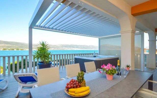 Apartment Mornar Trogir/Arbanija 26307