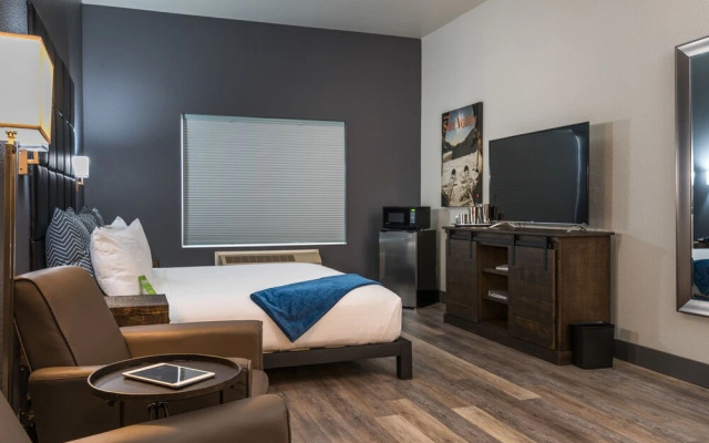 Wood River Inn & Suites