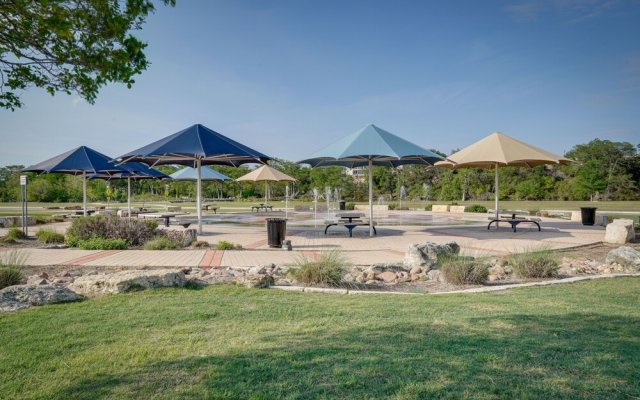 Kerrville Vacation Rental Across From River Trail!