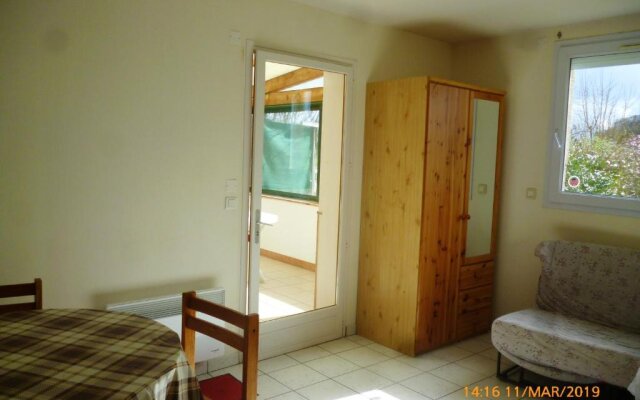 House With 2 Bedrooms in Vanne, With Furnished Garden and Wifi
