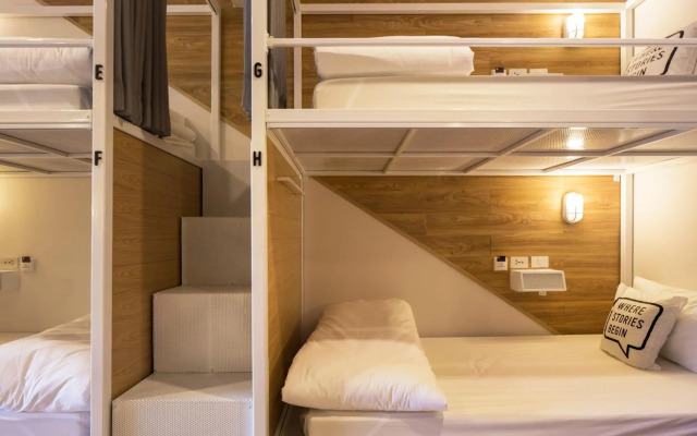 Bed One Block Hostel