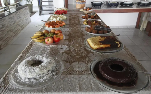 Jacuma's Lodge Hotel