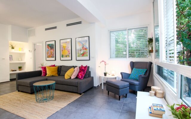 Gorgeous Gordon Getaway 3BR Near Sea