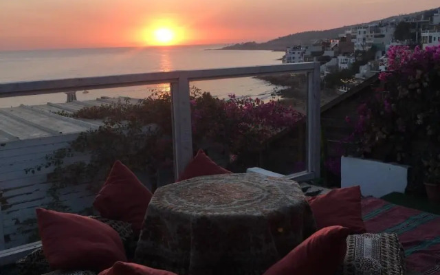 Surf & Travel Camp