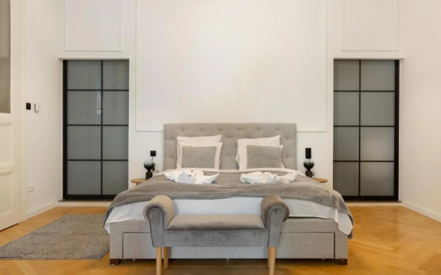 SUPER CENTRAL 2BR-2BT with Balcony&View&Sauna&Jacuzzi