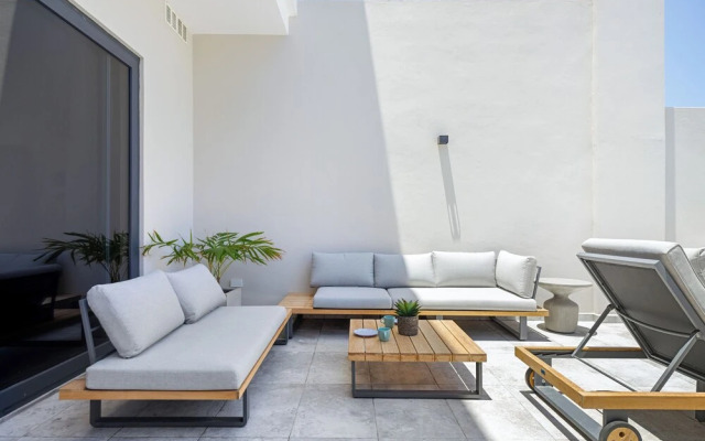 Catalina Residence Apt 3 - L.g. Smith Boulevard 546-j