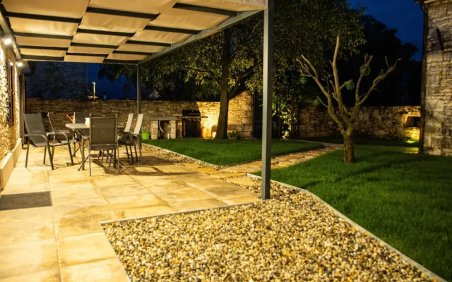 The Poolside Stone House in Bale